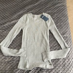 Long sleeve gray Hollister shirt